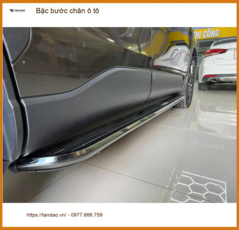 Anh Long lắp bậc bước chân ô tô Kia Sorento tại Gò Vấp cho gia đình