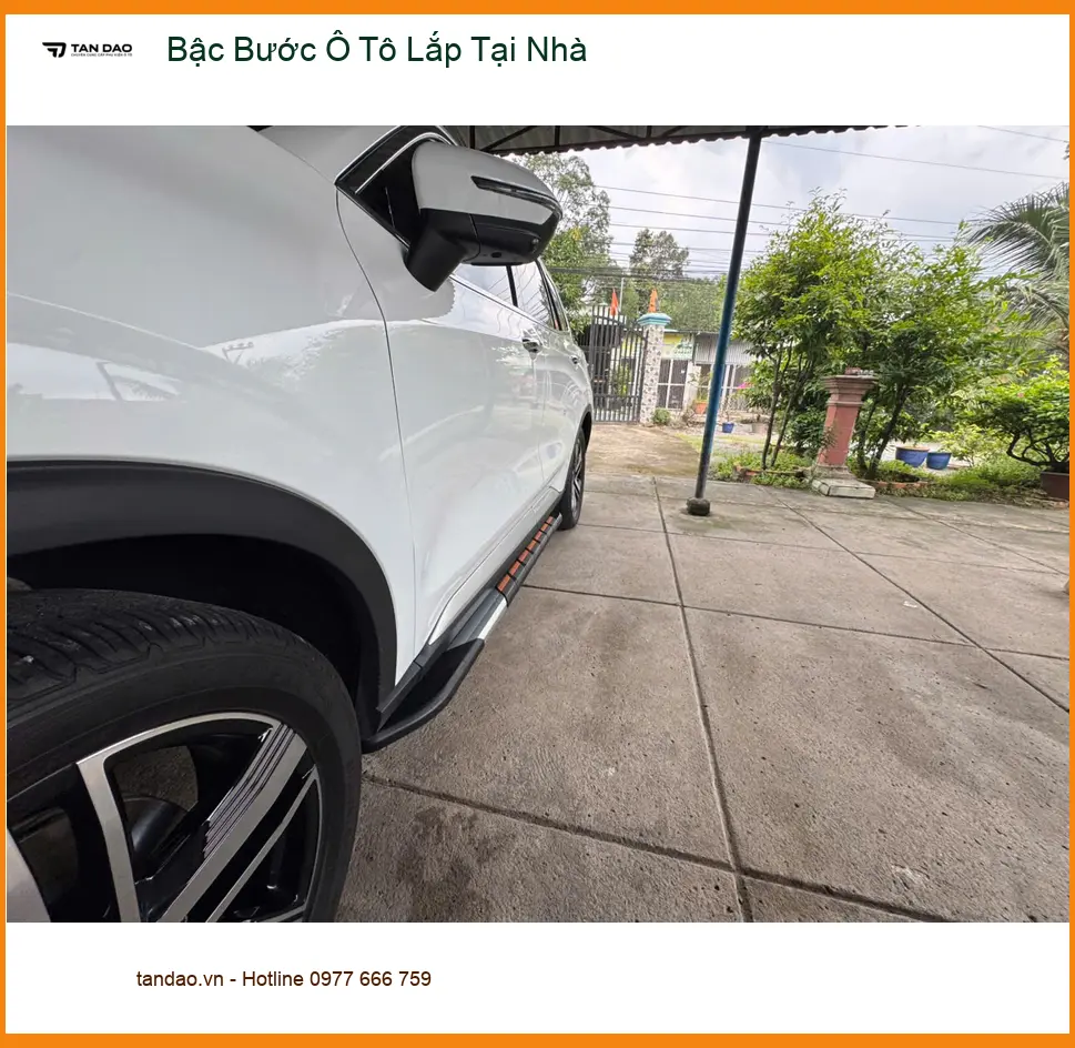 Cô Dung lắp Bậc Bước Ô Tô cho Kia Sorento tại nhà Quận Thủ Đức nhanh chóng. ảnh thực tế 2