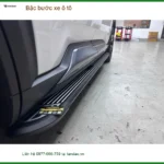 Chị Hương lắp bậc bước xe ô tô Hyundai Santa Fe tại Quận Gò Vấp tiện cho gia đình