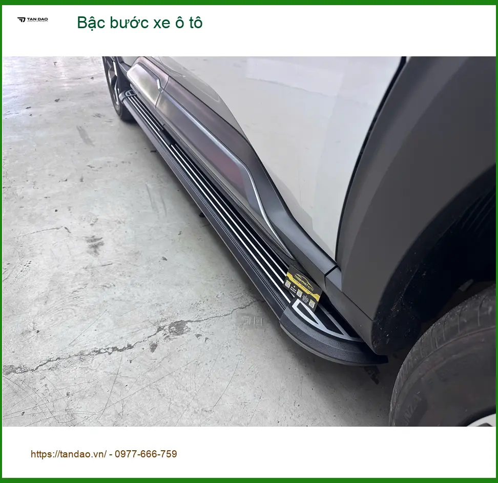 Chị Mai lắp bậc bước xe Ford Everest tại Quận Tân Bình tiện lợi cho cả nhà