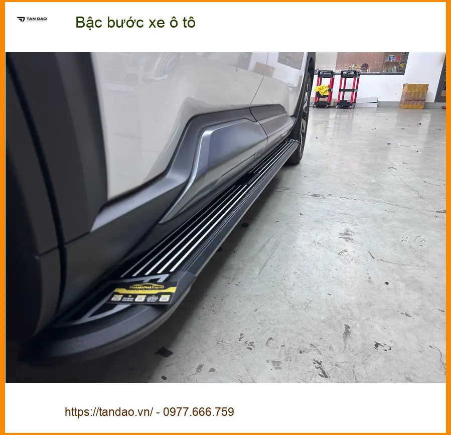 Chị Mai lắp bậc bước xe Ford Everest tại Quận Tân Bình tiện lợi cho cả nhà ảnh thực tế 3