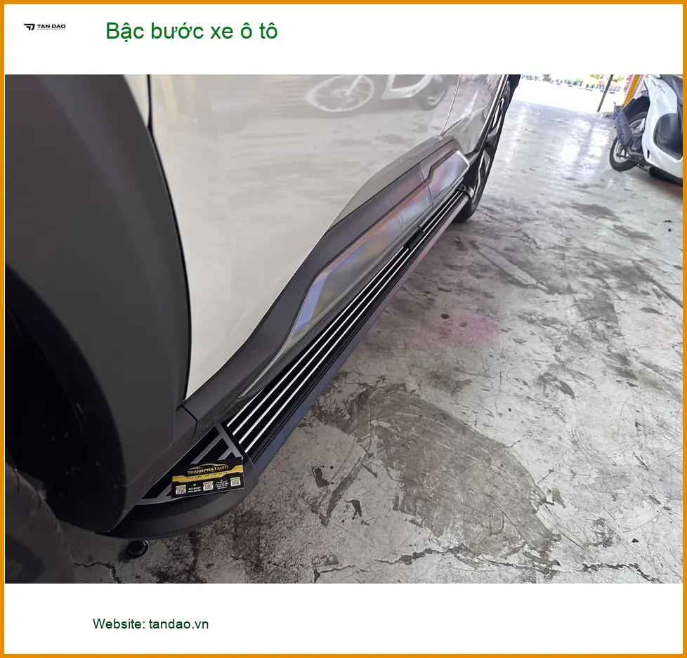 Chị Mai lắp bậc bước xe Ford Everest tại Quận Tân Bình tiện lợi cho cả nhà ảnh thực tế 4