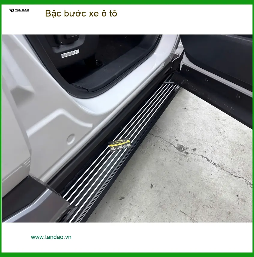 Chị Hương lắp bậc bước xe ô tô Hyundai Santa Fe tại Quận Gò Vấp tiện cho gia đình ảnh thực tế 4