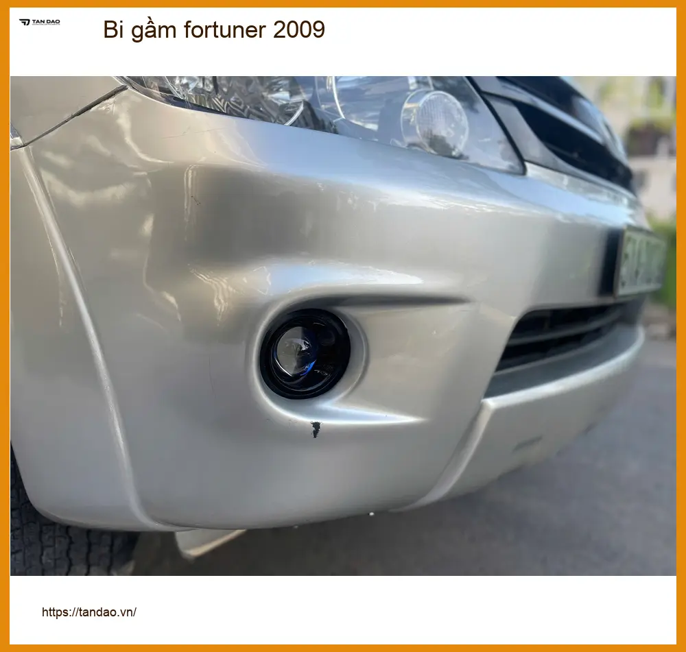 Anh Tùng độ bi gầm Fortuner 2009 tại Quận Bình Thạnh vì đèn zin yếu