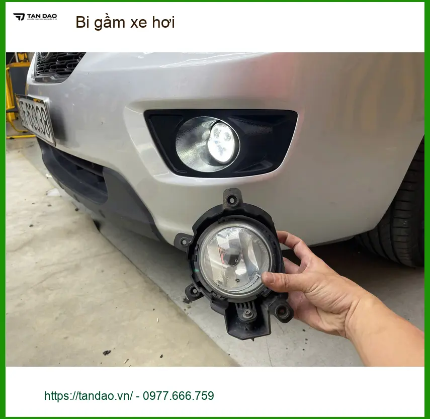 Chị Thanh độ bi gầm xe hơi Hyundai Accent ở Quận 8 do đèn zin yếu ảnh thực tế 2