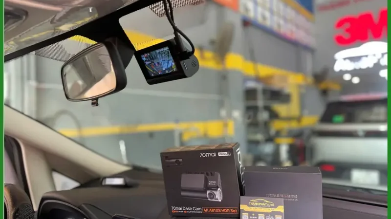 Anh Bảo lắp camera hành trình ô tô Ford Ecosport tại Quận 9 an tâm lái xe