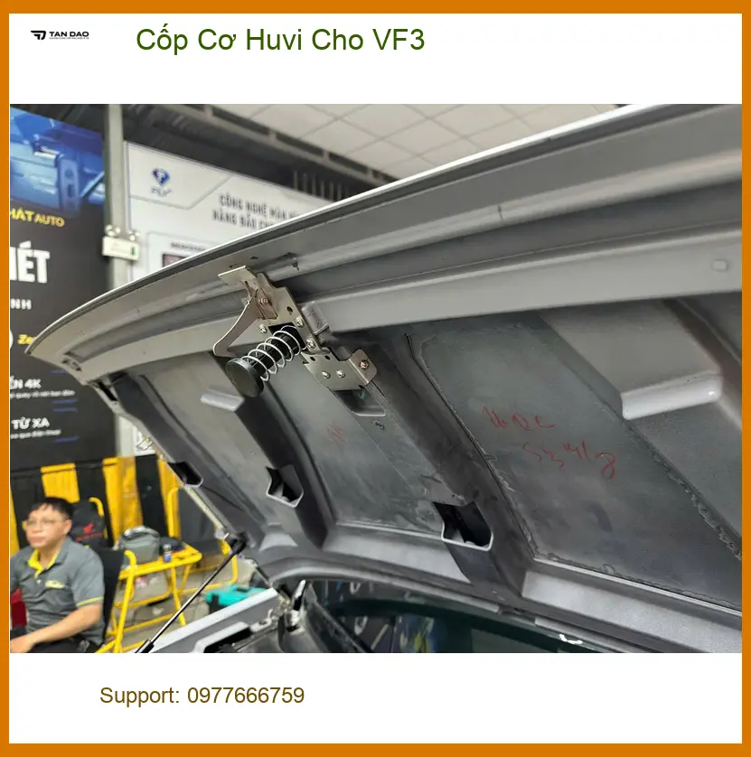 Anh Khang lắp Cốp Cơ Huvi Cho VinFast VF3 tại Quận 12 để vợ tiện đóng mở cốp