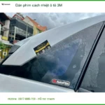 Anh Nam dán phim cách nhiệt 3M cho Toyota Corolla Cross ở Quận 4.