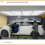 Anh Tuấn dán phim cách nhiệt cho VinFast VF 5 Plus tại Thủ Đức giảm chói