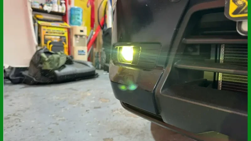 Anh Khải độ đèn ô tô Hyundai Elantra tại Quận 12 vì đèn zin không đủ sáng khi đi đêm