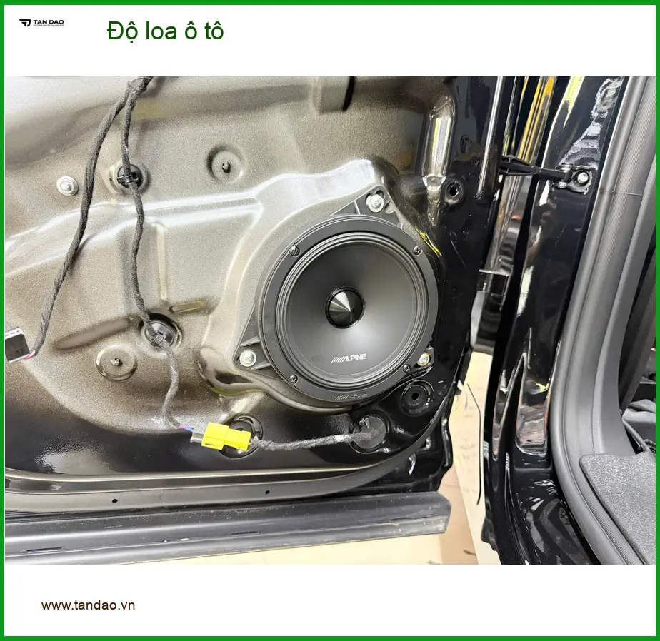 Chị Mai độ loa ô tô VinFast Lux A2.0 tại Quận Phú Nhuận ảnh thực tế 3