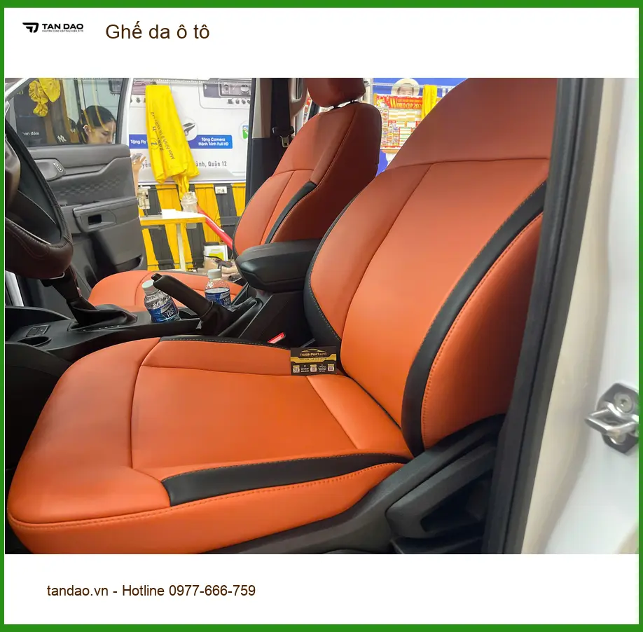 Chú Minh bọc ghế da ô tô Honda CRV tại Quận Gò Vấp cho nội thất mới mẻ.
