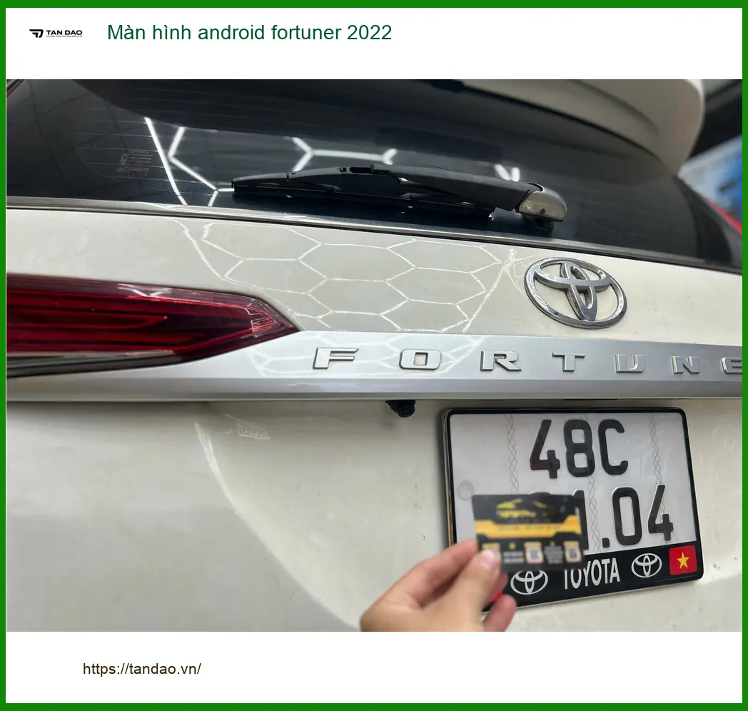 Anh Nam nâng cấp màn hình Android Fortuner 2022 ở Bình Chánh do màn zin kém. ảnh thực tế 3