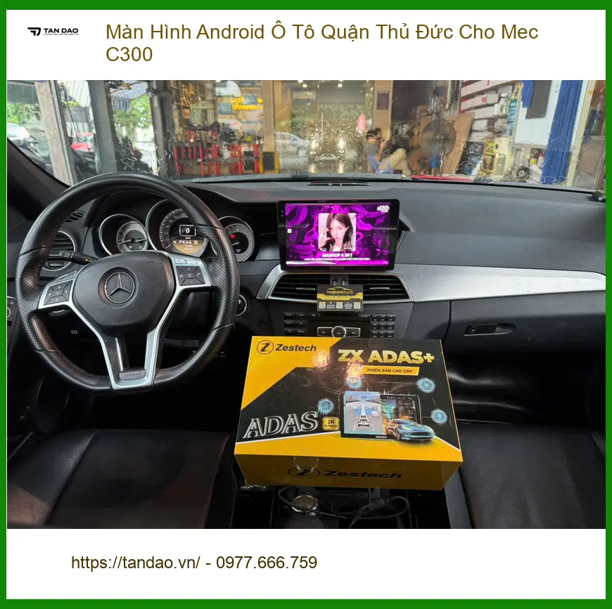 Chị Linh lắp Màn Hình Android Ô Tô cho Mec C300 ở Thủ Đức
