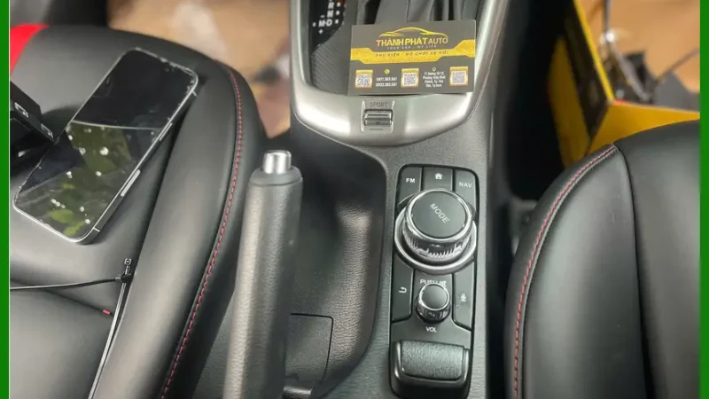 Anh Quang lắp Phím chuột ô tô cho Hyundai Accent tại Củ Chi để thao tác màn hình tiện lợi hơn