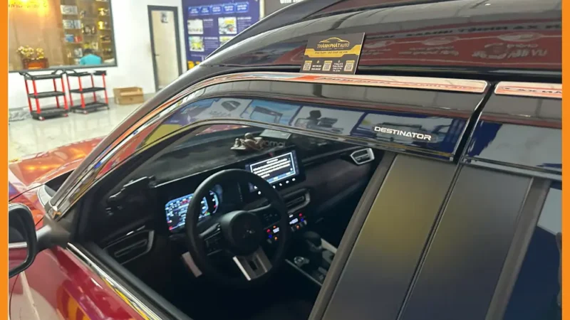 Chị Hoa lắp vè che mưa ô tô Hyundai Accent Quận Tân Phú tránh hắt nước mưa