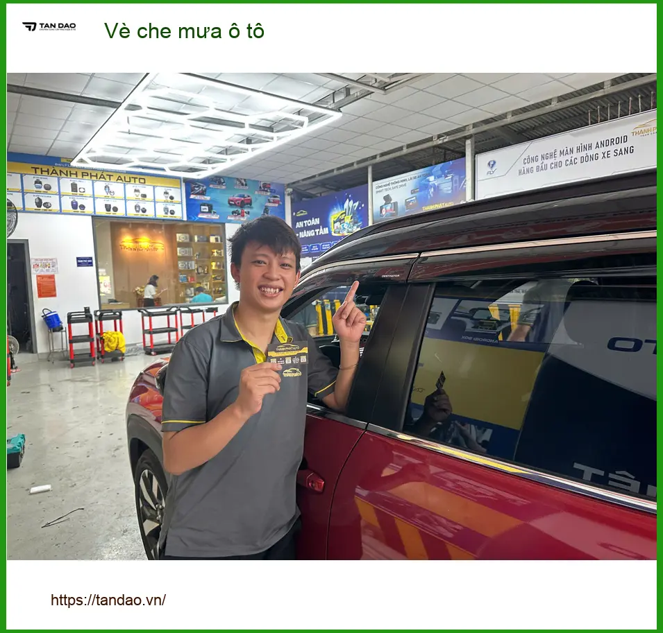 Chị Hoa lắp vè che mưa ô tô Hyundai Accent Quận Tân Phú tránh hắt nước mưa ảnh thực tế 4